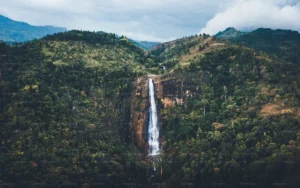 Diyaluma Falls